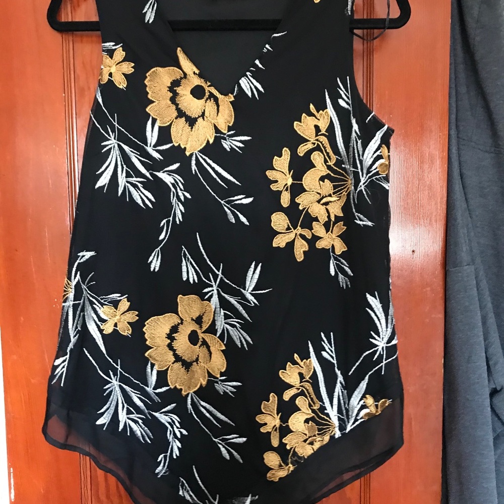 SOLD FREE ADD ON Beautiful tunic shirt! - Picture 1 of 5